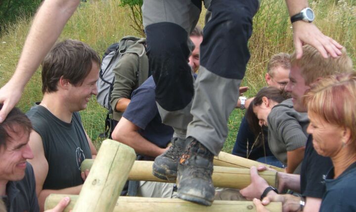 Teambuilding - Kennenlern GPS Wanderung - gemeinsam als Team Hindernisse überwinden